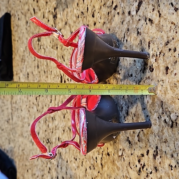 Colin Stuart heels - Picture 3 of 4